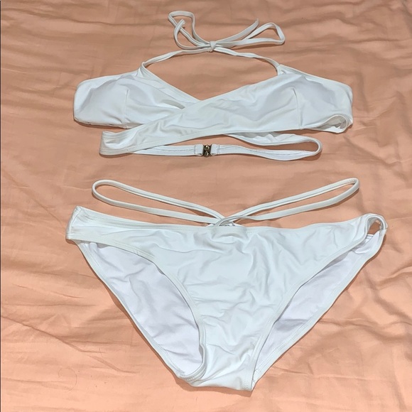 Missguided white bikini set - Picture 2 of 11